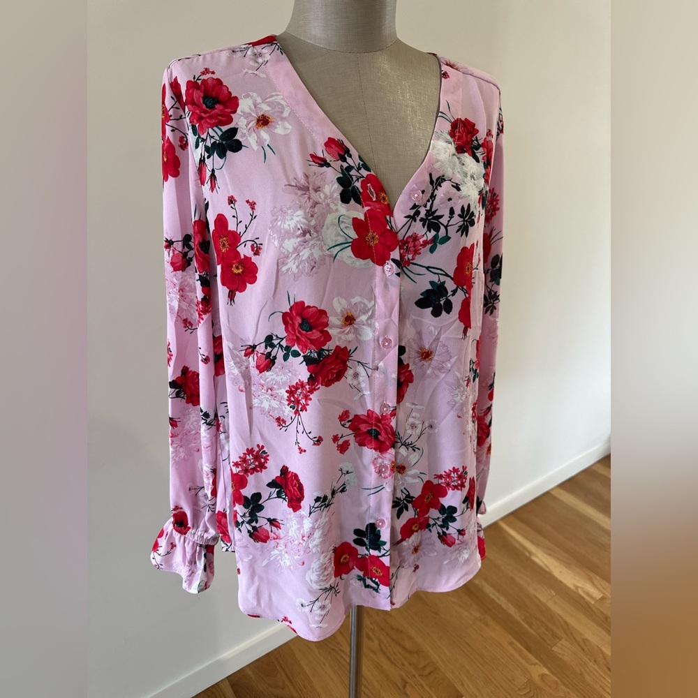 NWT Tahari Shirt Womens Size L Pink Floral Long Sleeve Polyester Chiffon V-Neck